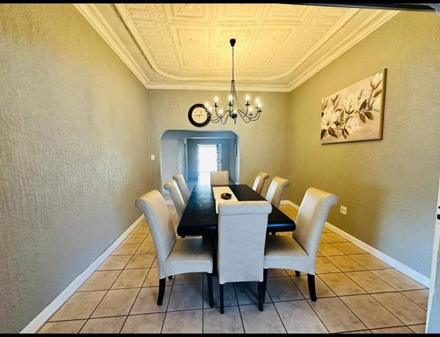 5 BEDROOM HOUSE FOR SALE IN PRIMROSE